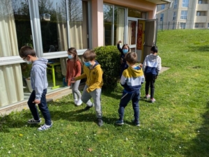 chasse-aux-oeufs-3-ce1-ecole-saint-françois-caen